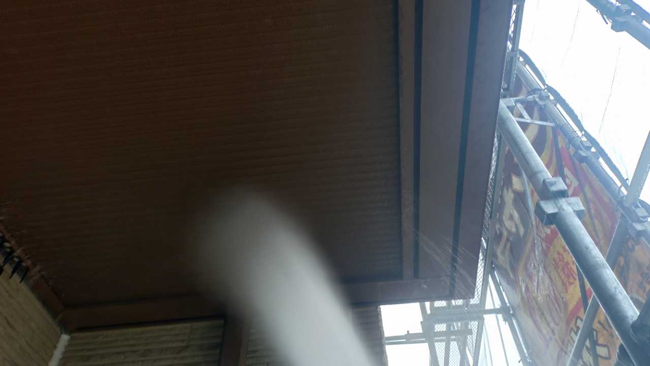 高圧洗浄します。