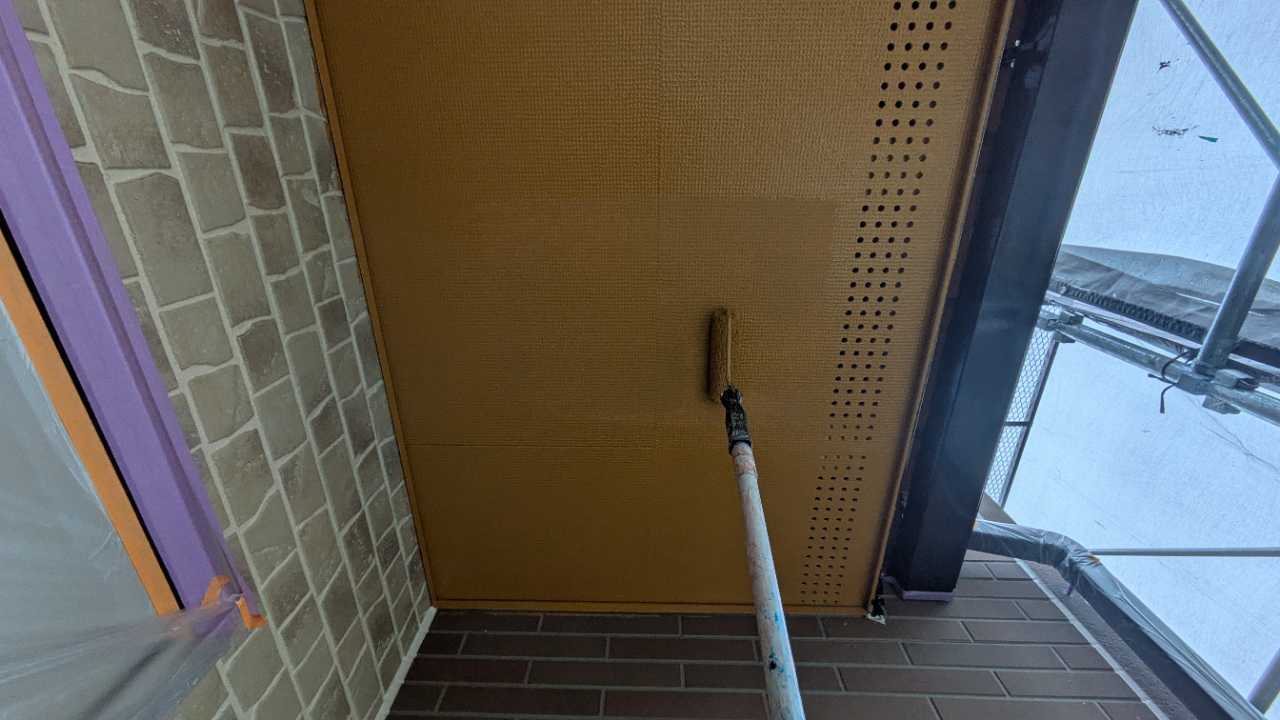 仕上げ塗装2回目です。