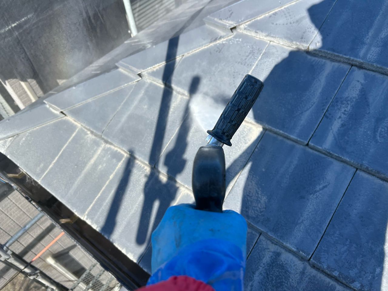 高圧洗浄します。