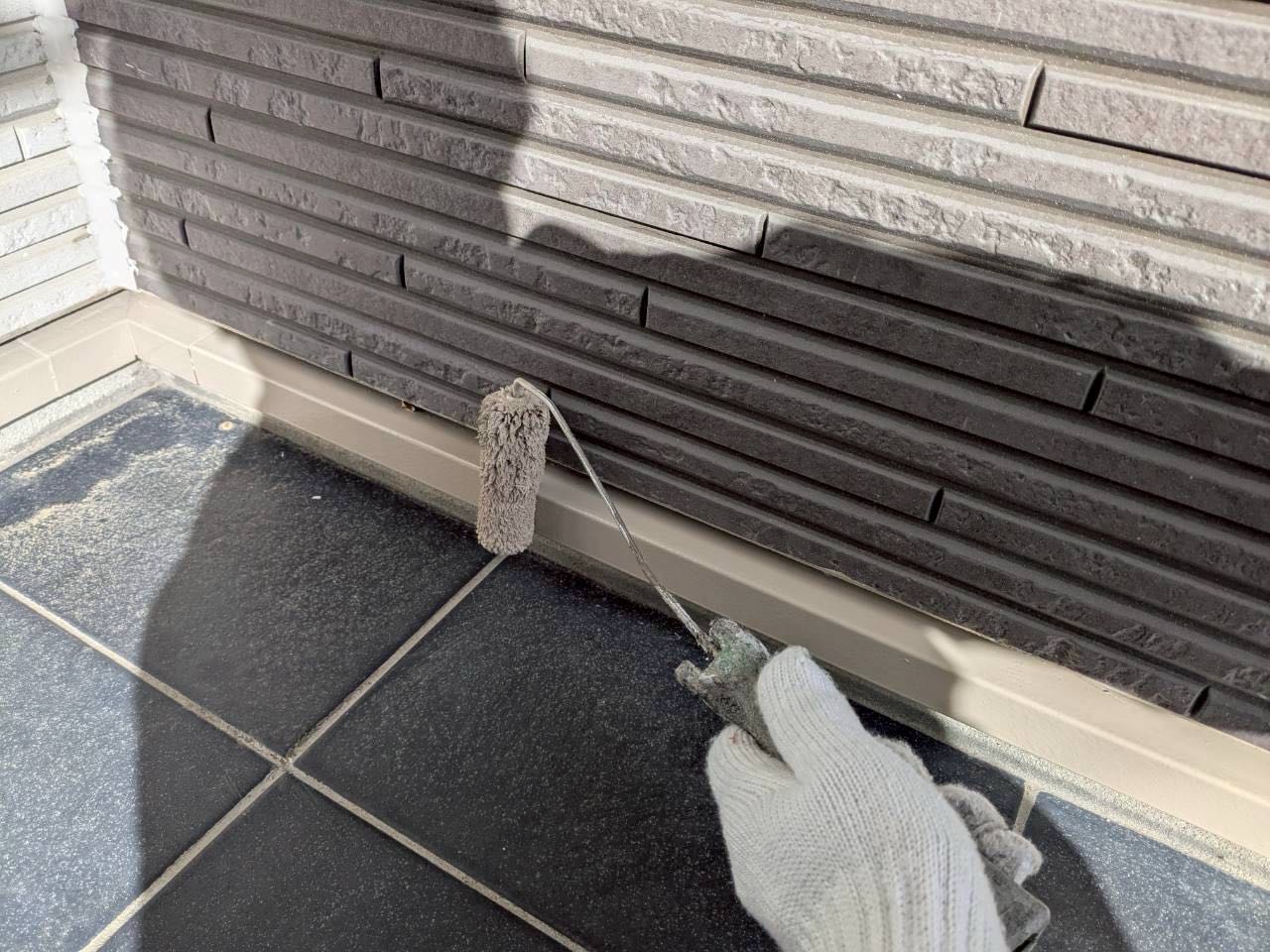 仕上げ塗装2回目です。