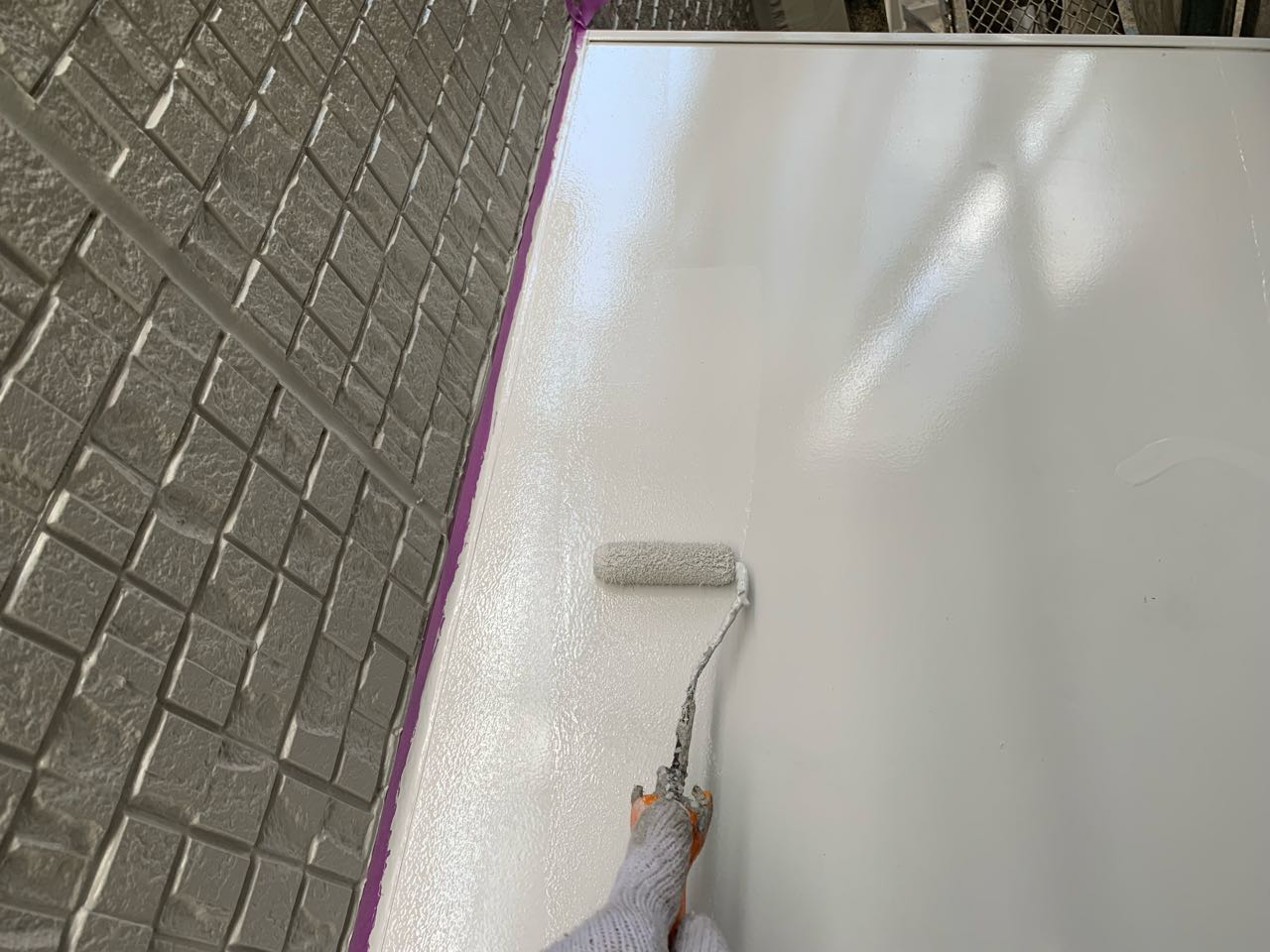 仕上げ塗装2回目です。