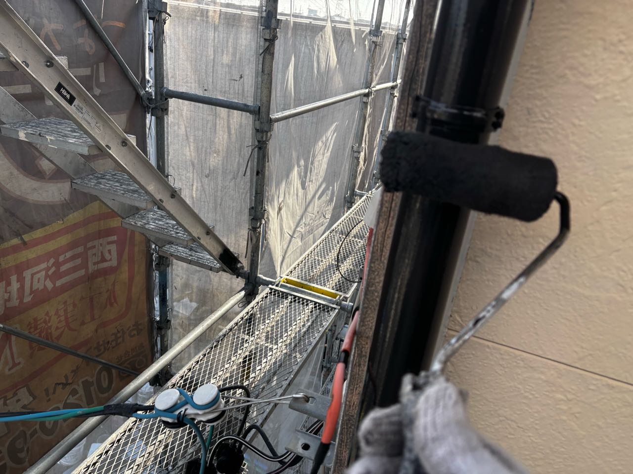 仕上げ塗装2回目です。
