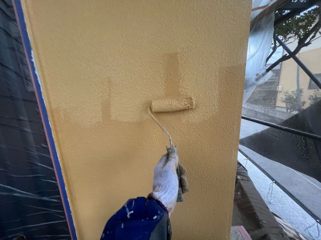 仕上げ塗装2回目です。