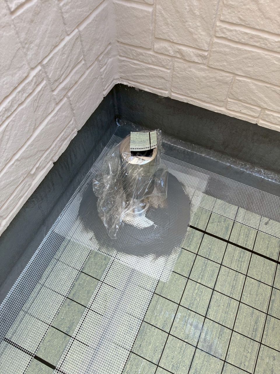 脱気筒を取付けます。