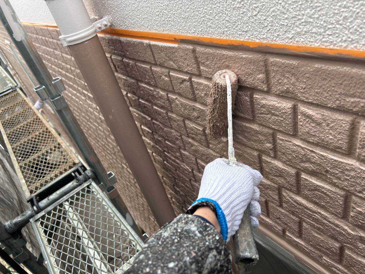 仕上げ塗装2回目です。