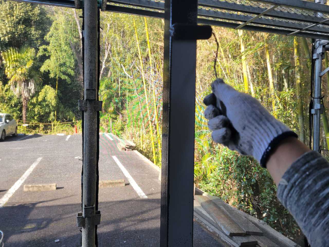 仕上げ塗装2回目です。