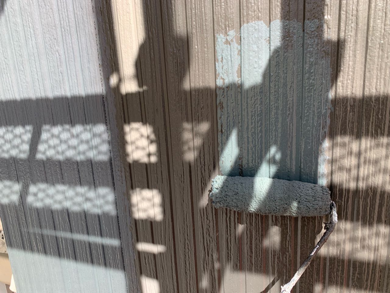 仕上げ塗装2回目です。