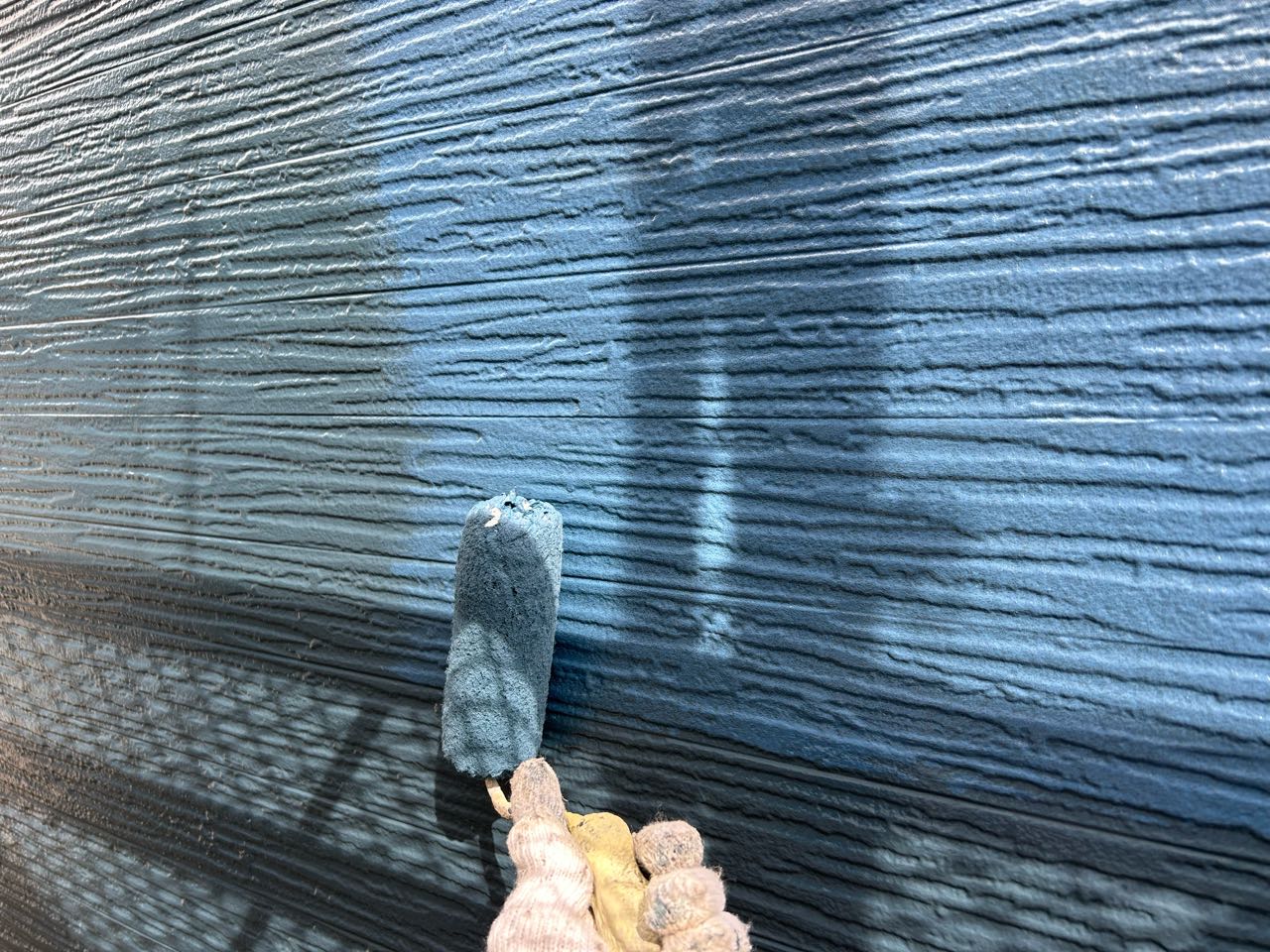 仕上げ塗装2回目です。
