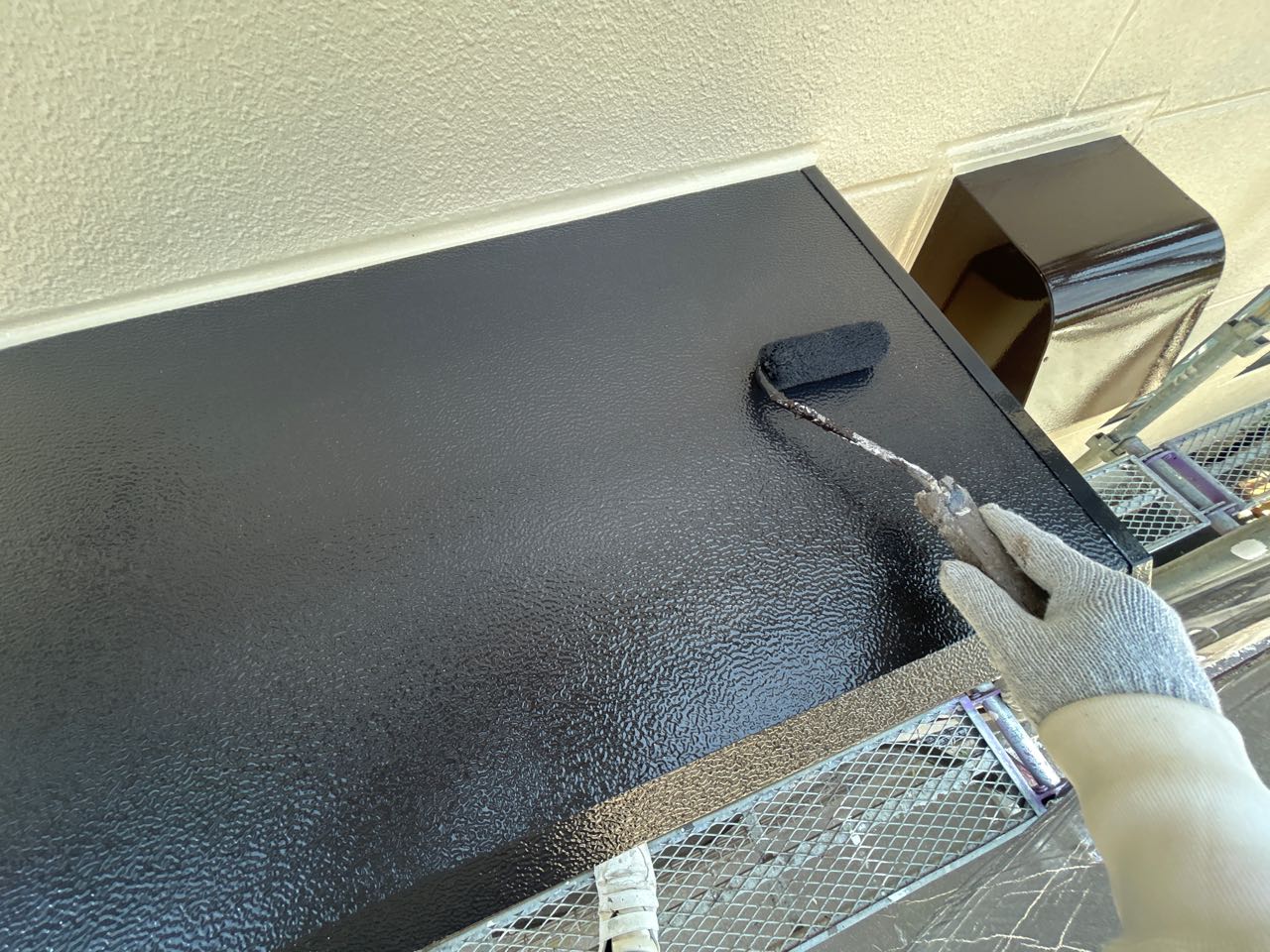 仕上げ塗装2回目です。
