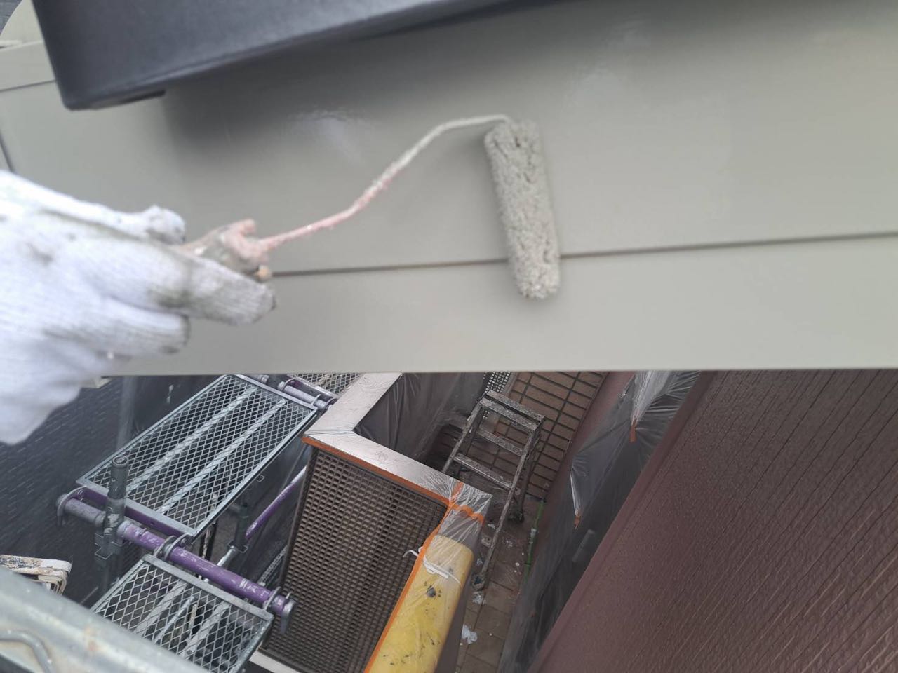 仕上げ塗装2回目です。