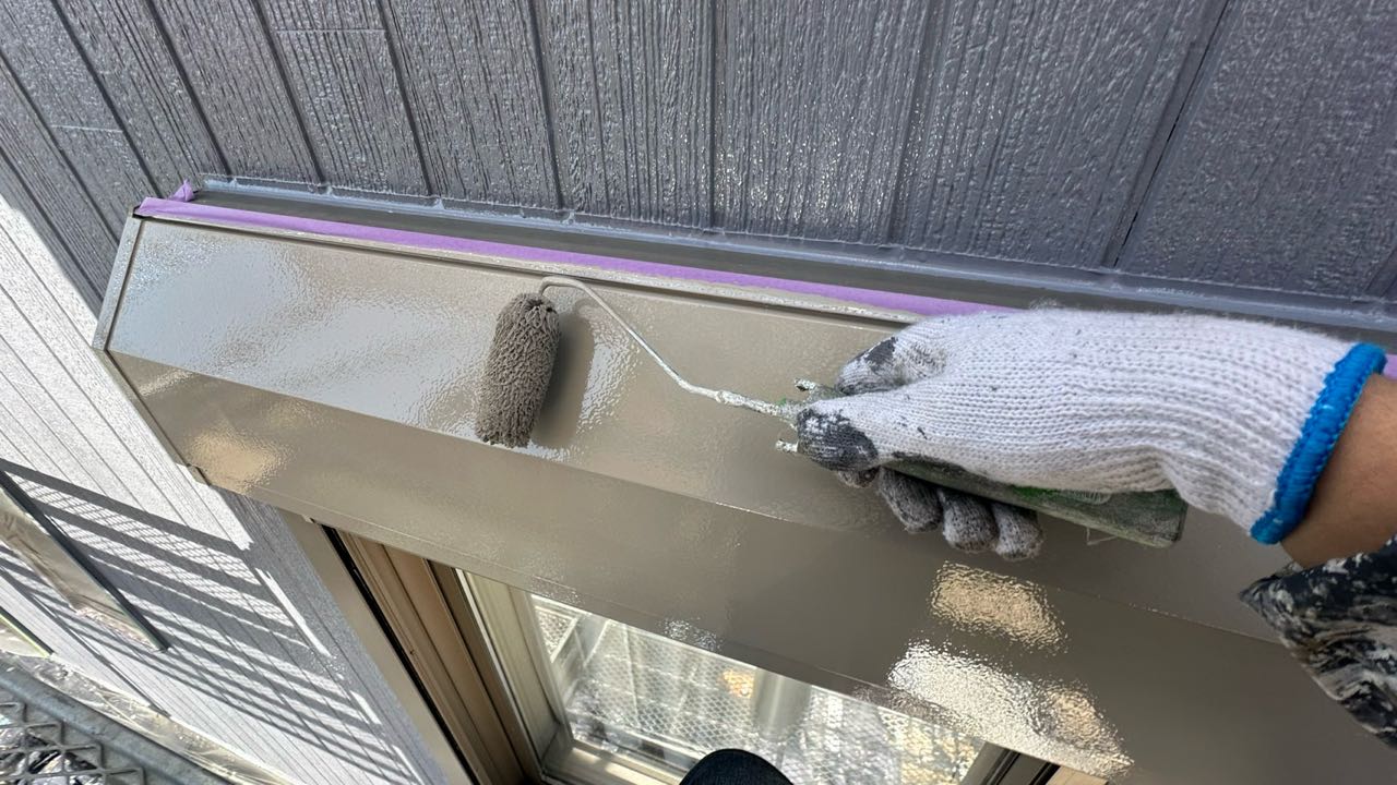 仕上げ塗装2回目です。