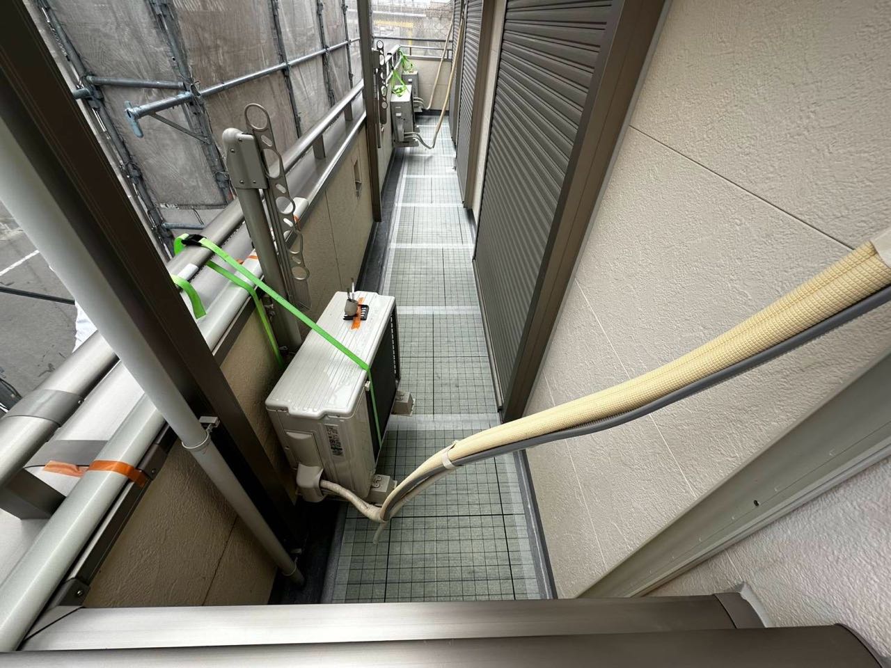 脱気筒を取付けます。