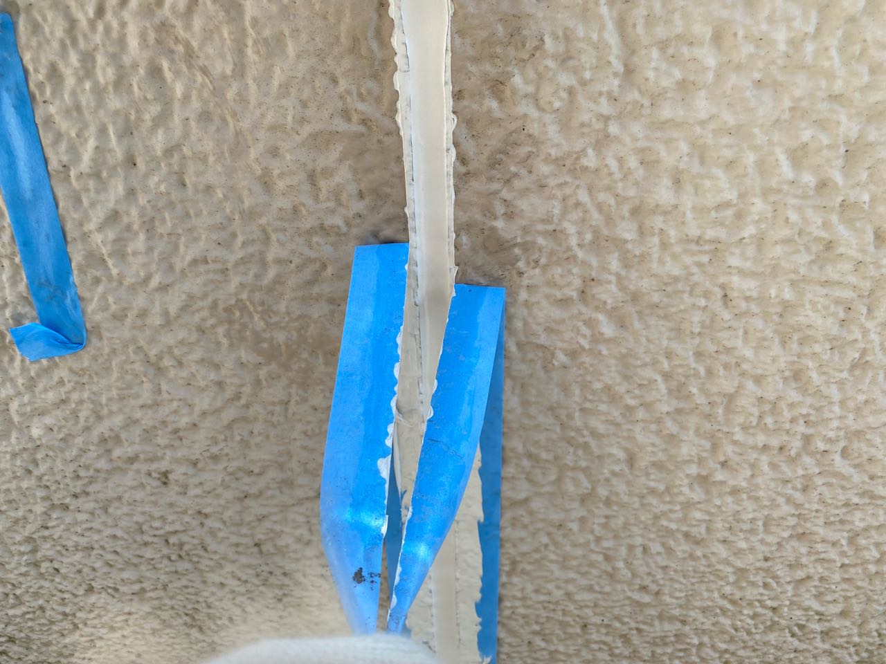 マスキングを剥がします。