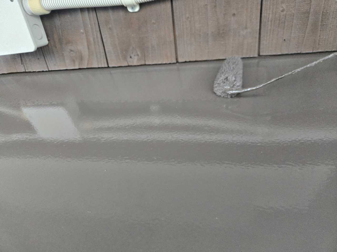仕上げ塗装2回目です。