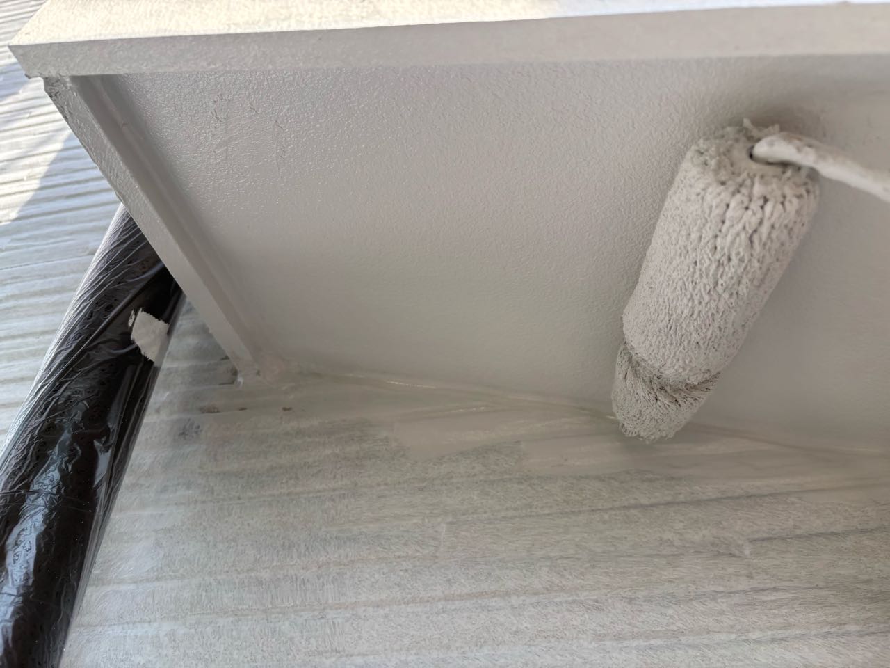 仕上げ塗装2回目です。