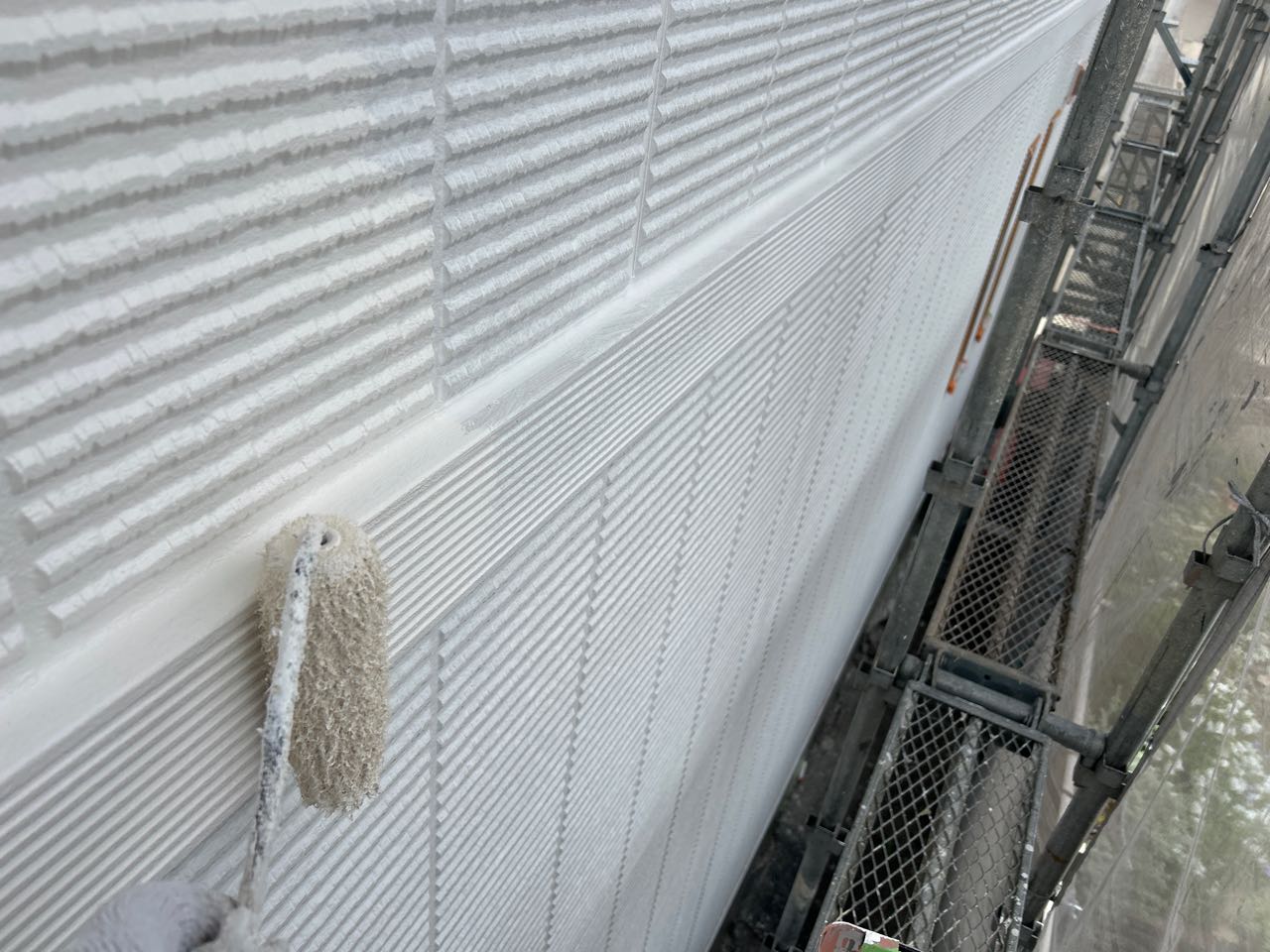 仕上げ塗装2回目です。