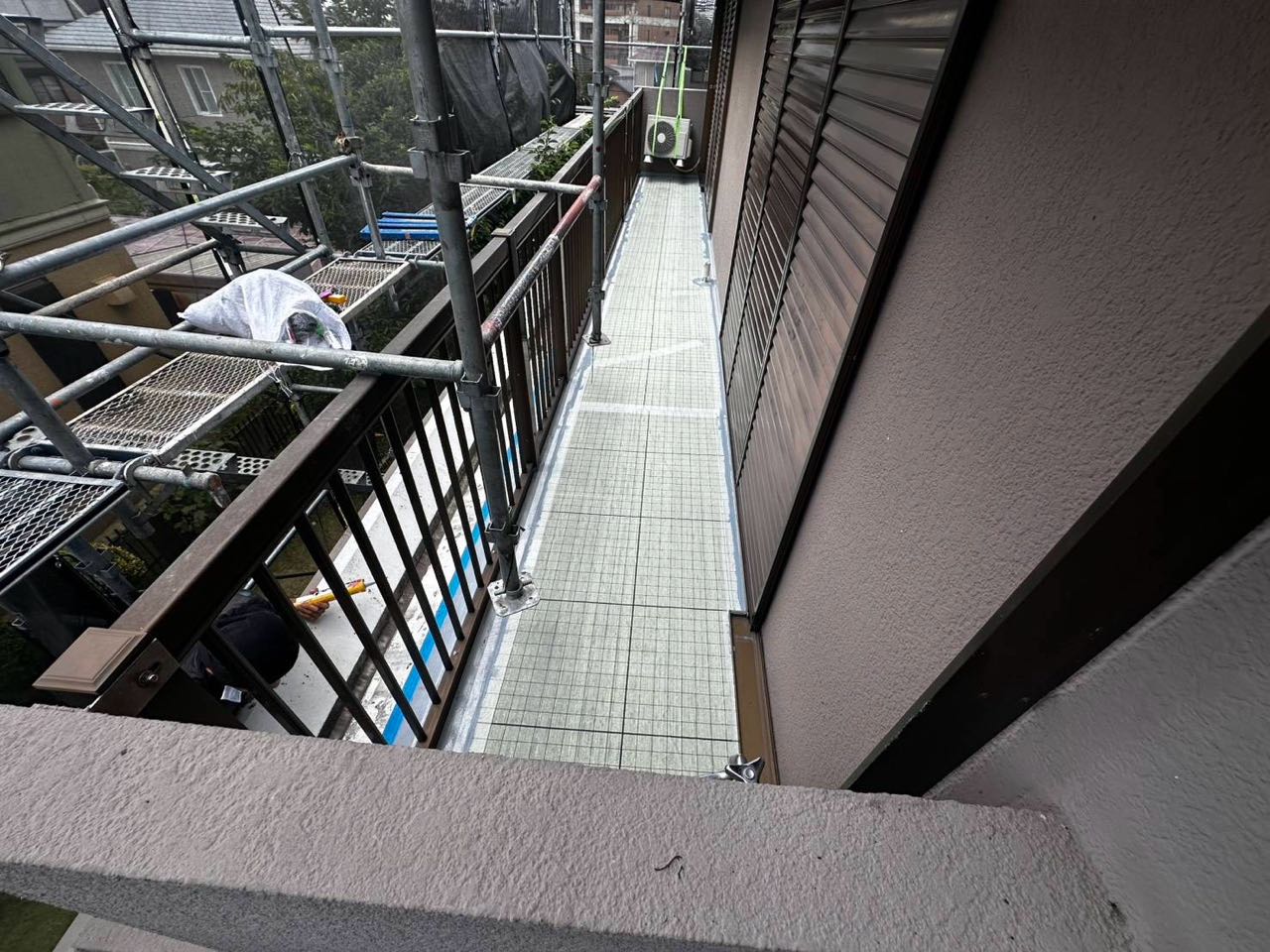メッシュを貼り強度を上げます。