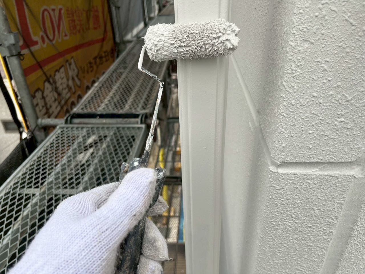 仕上げ塗装2回目です。
