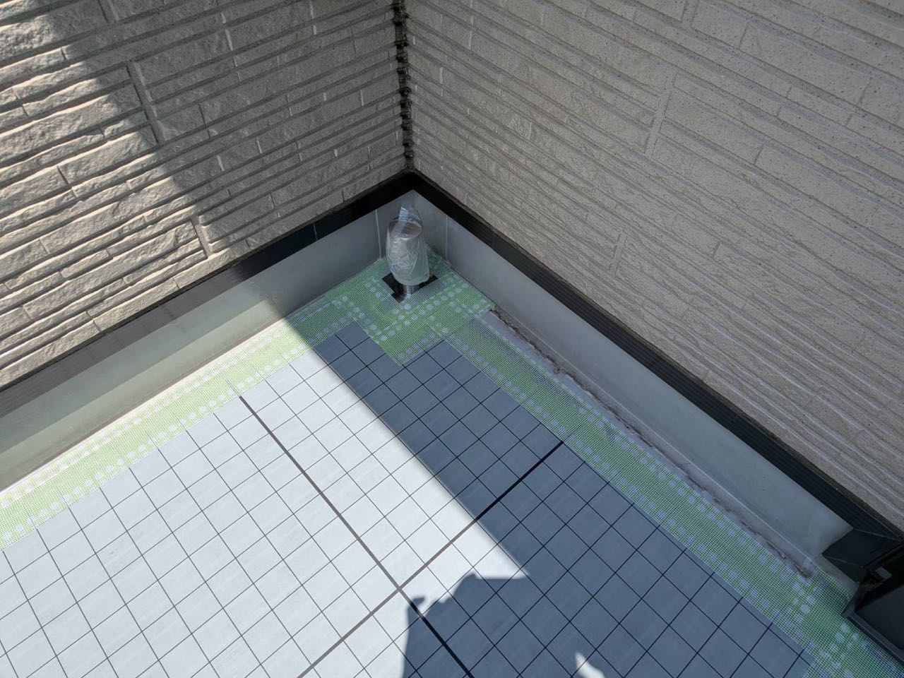 脱気筒を取付けます。