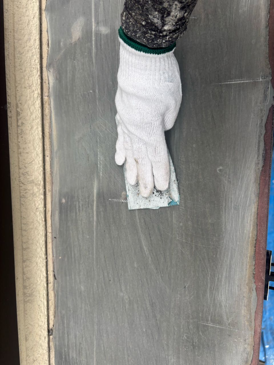 ケレン作業です。