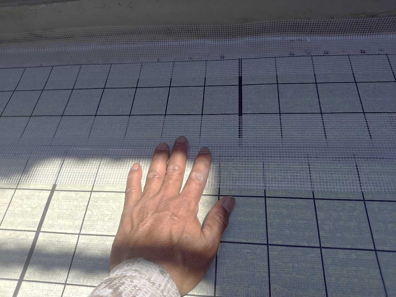 メッシュを貼り強度を上げます。