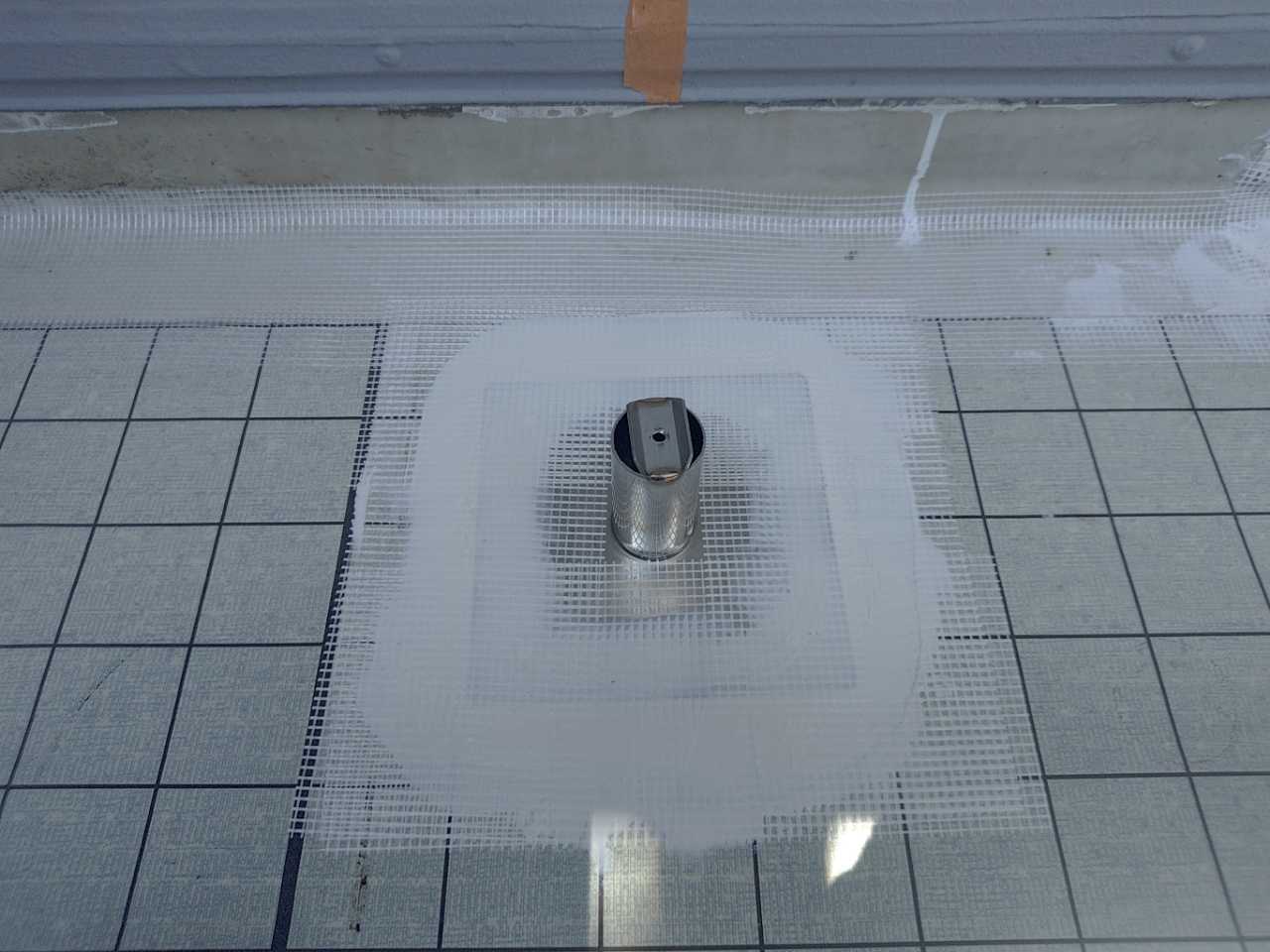 脱気筒を取付けます。