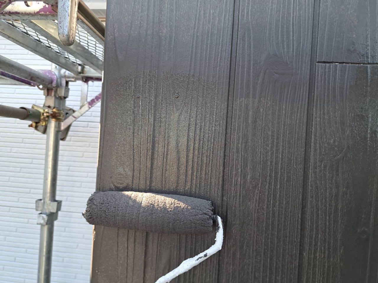 仕上げ塗装2回目です。