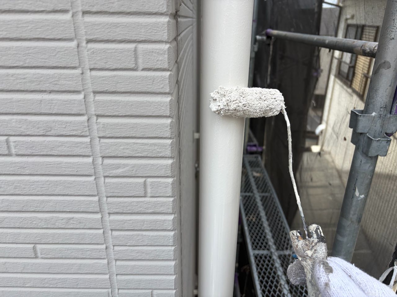 仕上げ塗装2回目です。